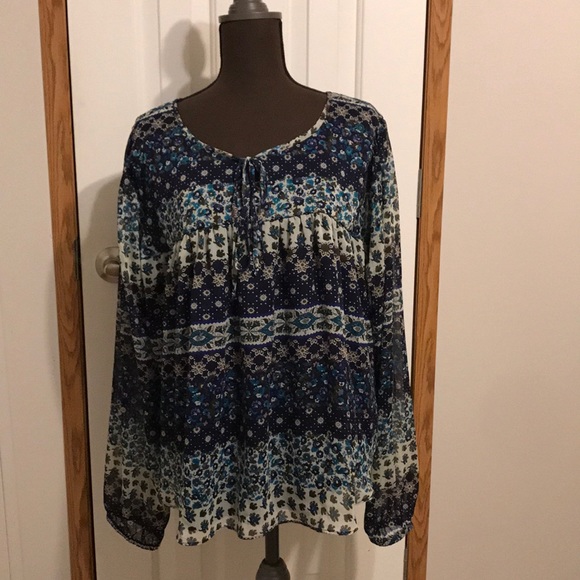 NorthStyle Tops - NorthStyle long sleeve patterned top